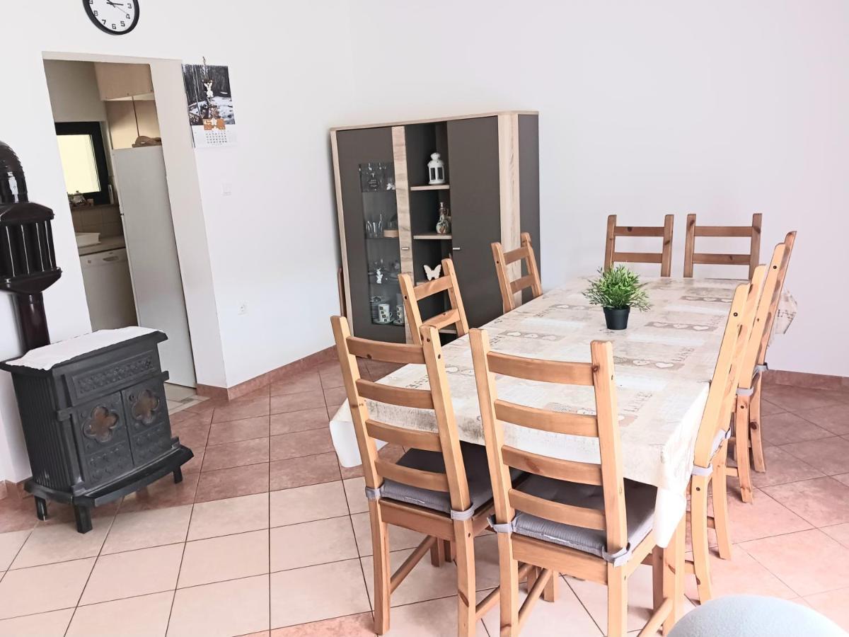 M & J Villa Красно Поле Екстериор снимка