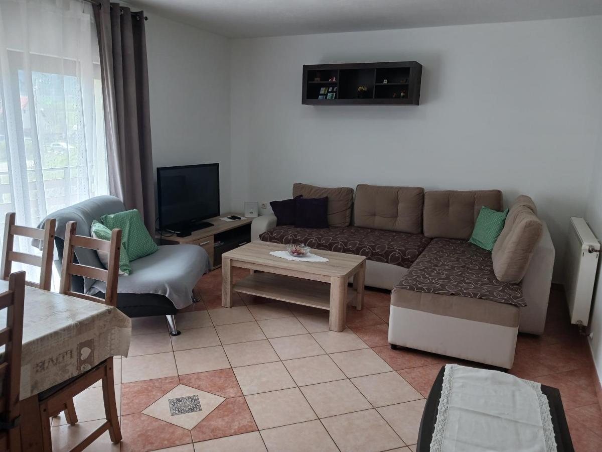 M & J Villa Красно Поле Екстериор снимка