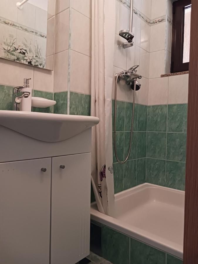 M & J Villa Красно Поле Екстериор снимка