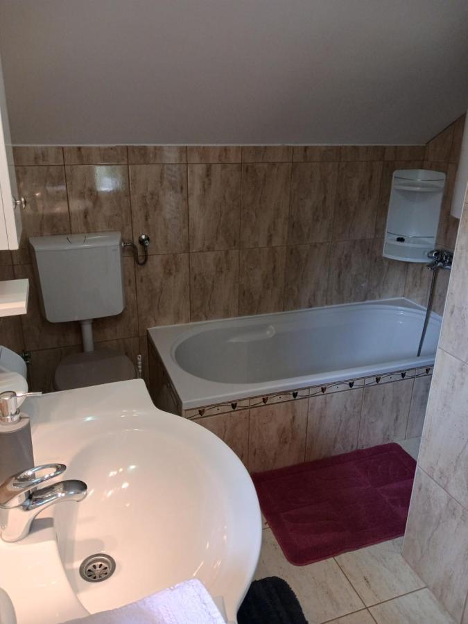 M & J Villa Красно Поле Екстериор снимка