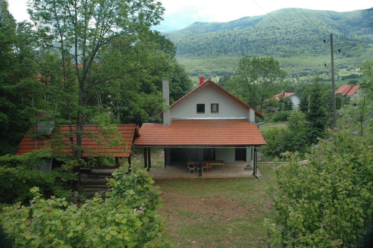 M & J Villa Красно Поле Екстериор снимка