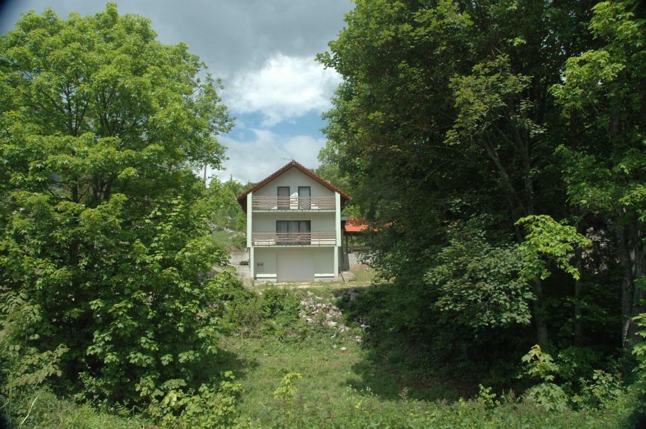 M & J Villa Красно Поле Екстериор снимка