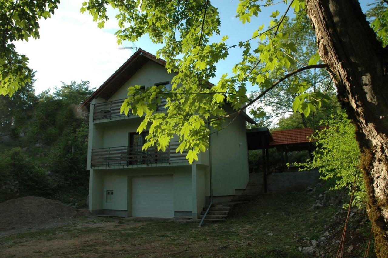 M & J Villa Красно Поле Екстериор снимка