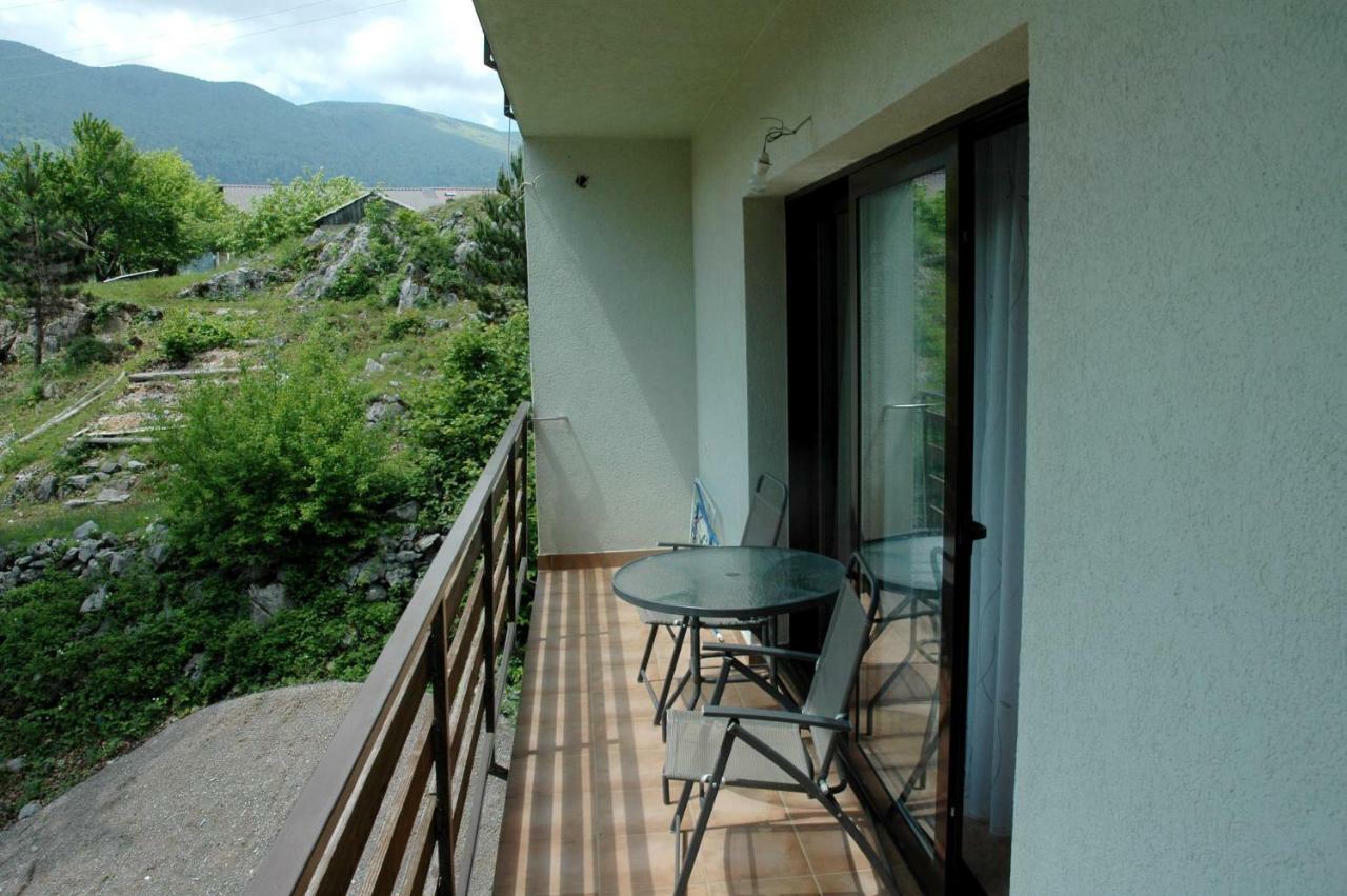 M & J Villa Красно Поле Екстериор снимка