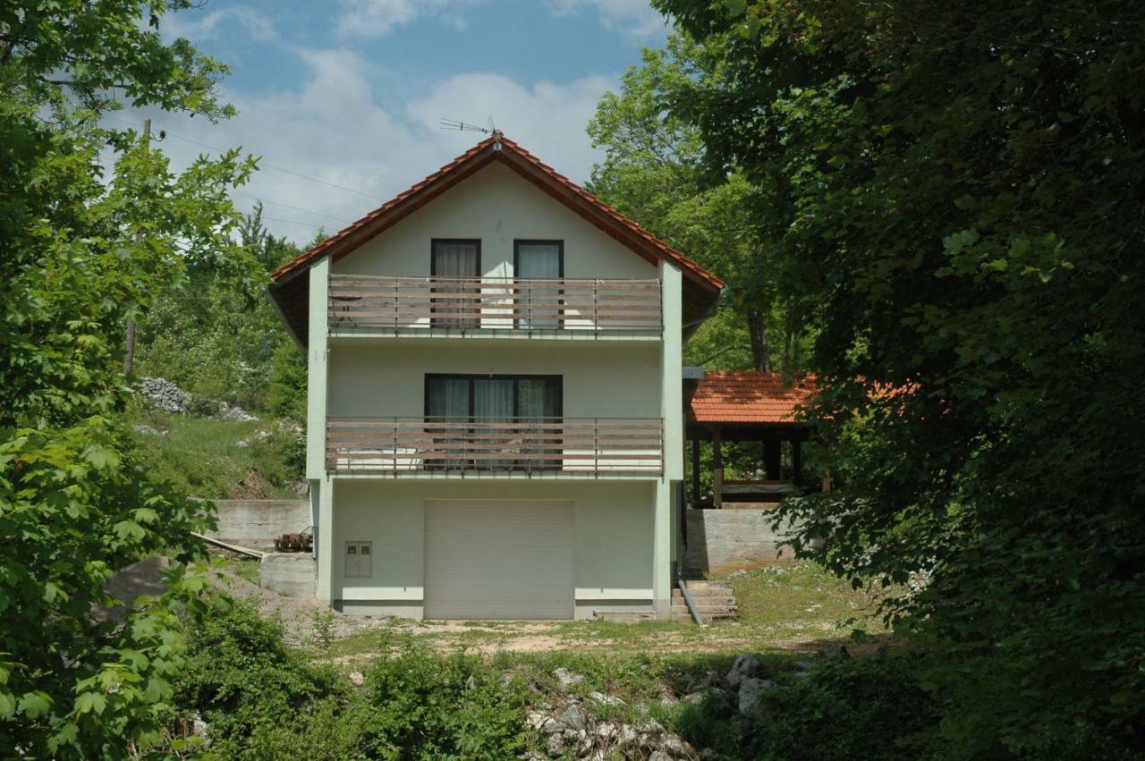 M & J Villa Красно Поле Екстериор снимка
