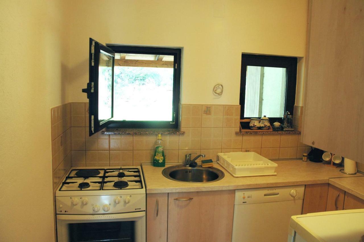 M & J Villa Красно Поле Екстериор снимка